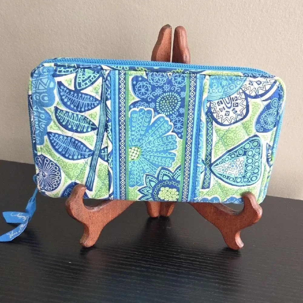Vera Bradley Blue and Green Patterned Accessory - Picture 3 of 6